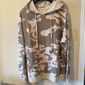 MAZIK Camouflage  Hoodie Sz L-  NWOT